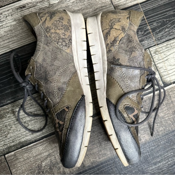 Miz Mooz Pericles Fashion Sneaker Women Size 38 7 Floral Print Casual Shoe Brown - Picture 6 of 11